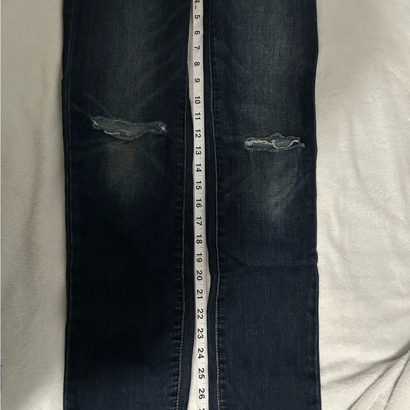 Blank NYC Blue Skinny Jeans with Floral Embroidery - Picture 11 of 11